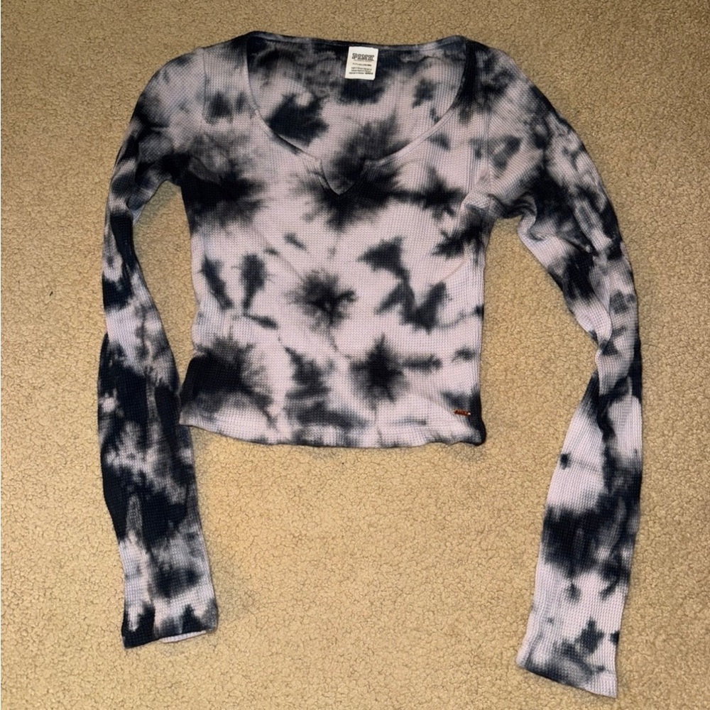 PINK Victoria's Secret Black and Gray Tie-Dye Long Sleeve Top